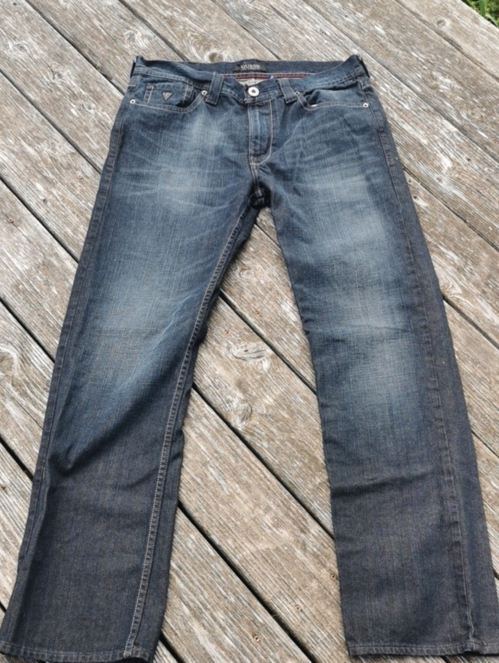 Men's Y2K Guess Dark Wash Indigo Jeans with Rear Zipper Details. Size 33X32 - Picture 7 of 8